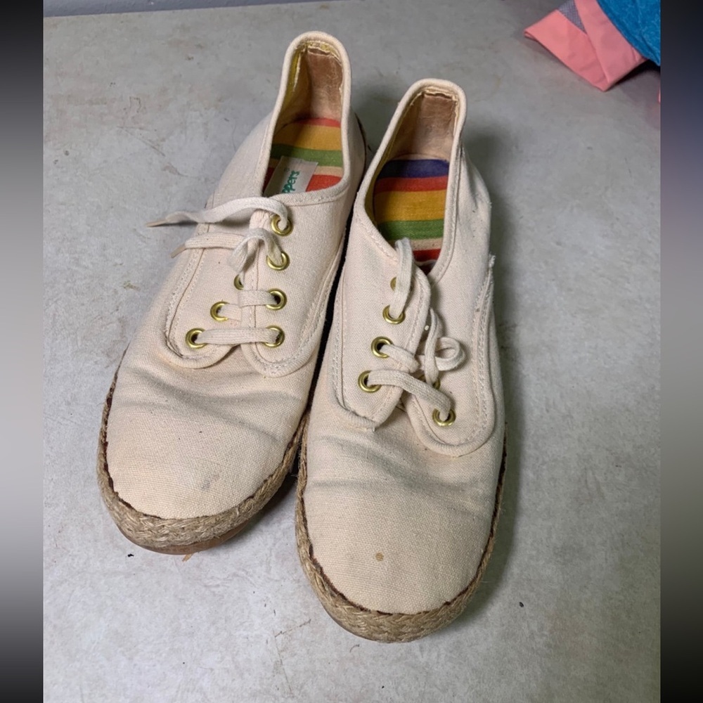 Grasshoppers by Keds Size 9 Ivory Vintage Wedge Sneakers‎